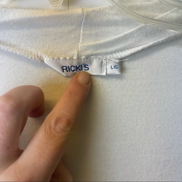 Ricki's white cardigan - Picture 3 of 5